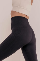 Razor Seamless Leggings - Black-Araa Active